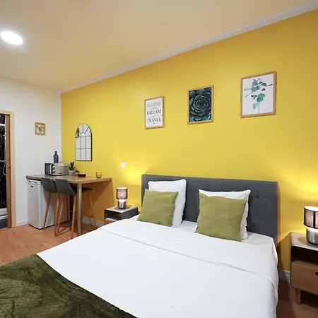 Modern Bright And Fully Renovated * Paris